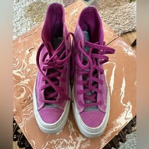 Converse high tops size 8 US women's.